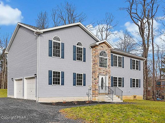 2nd image of 124 Regis Walk St