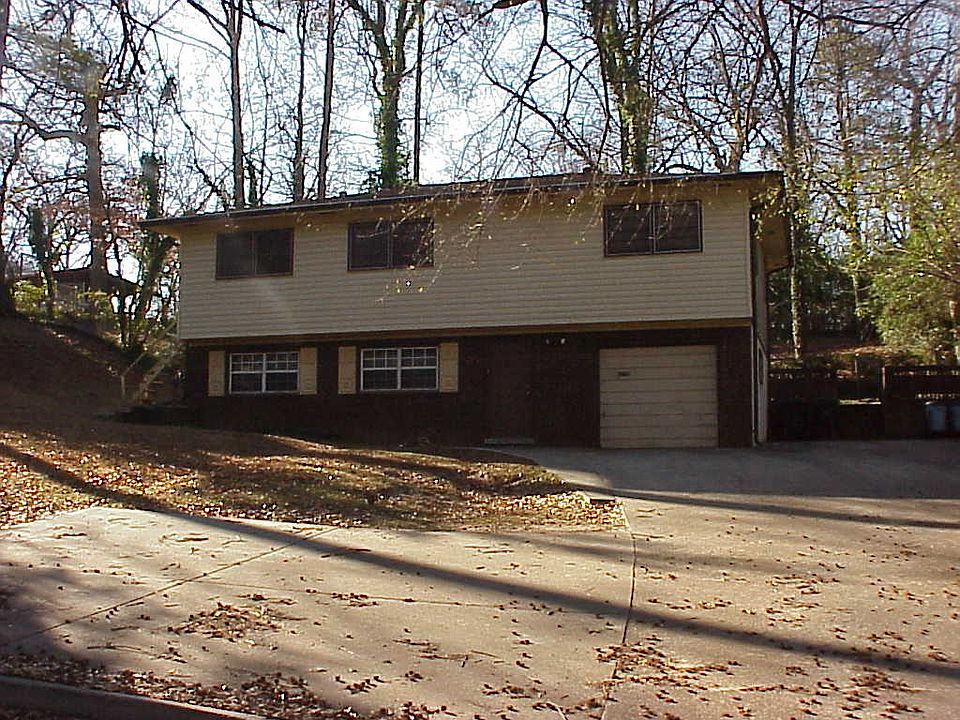 1st image of 303 Mimosa Dr