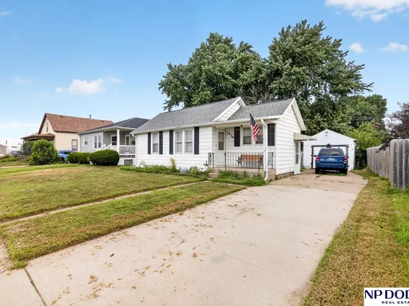 1236 E Cuming St, Fremont, NE 68025