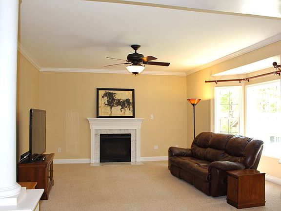 5th image of 46 Poplar View Dr