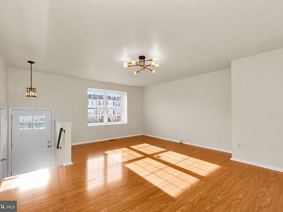 5th image of 14882 Enterprise Ln