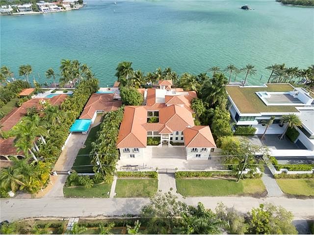 1st image of 121 Hibiscus Dr