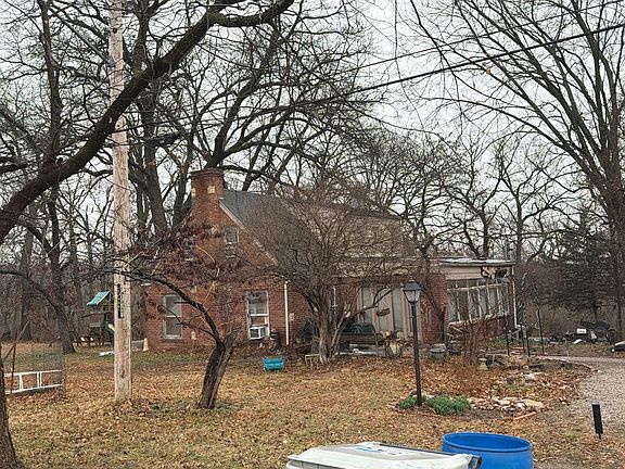 3rd image of 8801 Woodland Ave