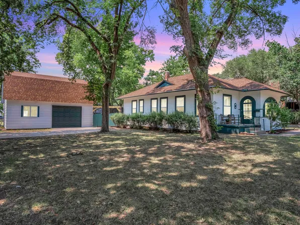 117 Harrison St, Newton, KS 67114