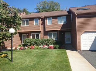 4 Heathwood Ln, Brookline, MA 02467