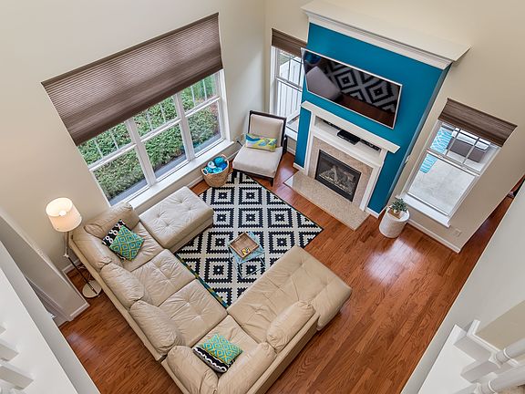 5th image of 3109 Mistletoe Dr