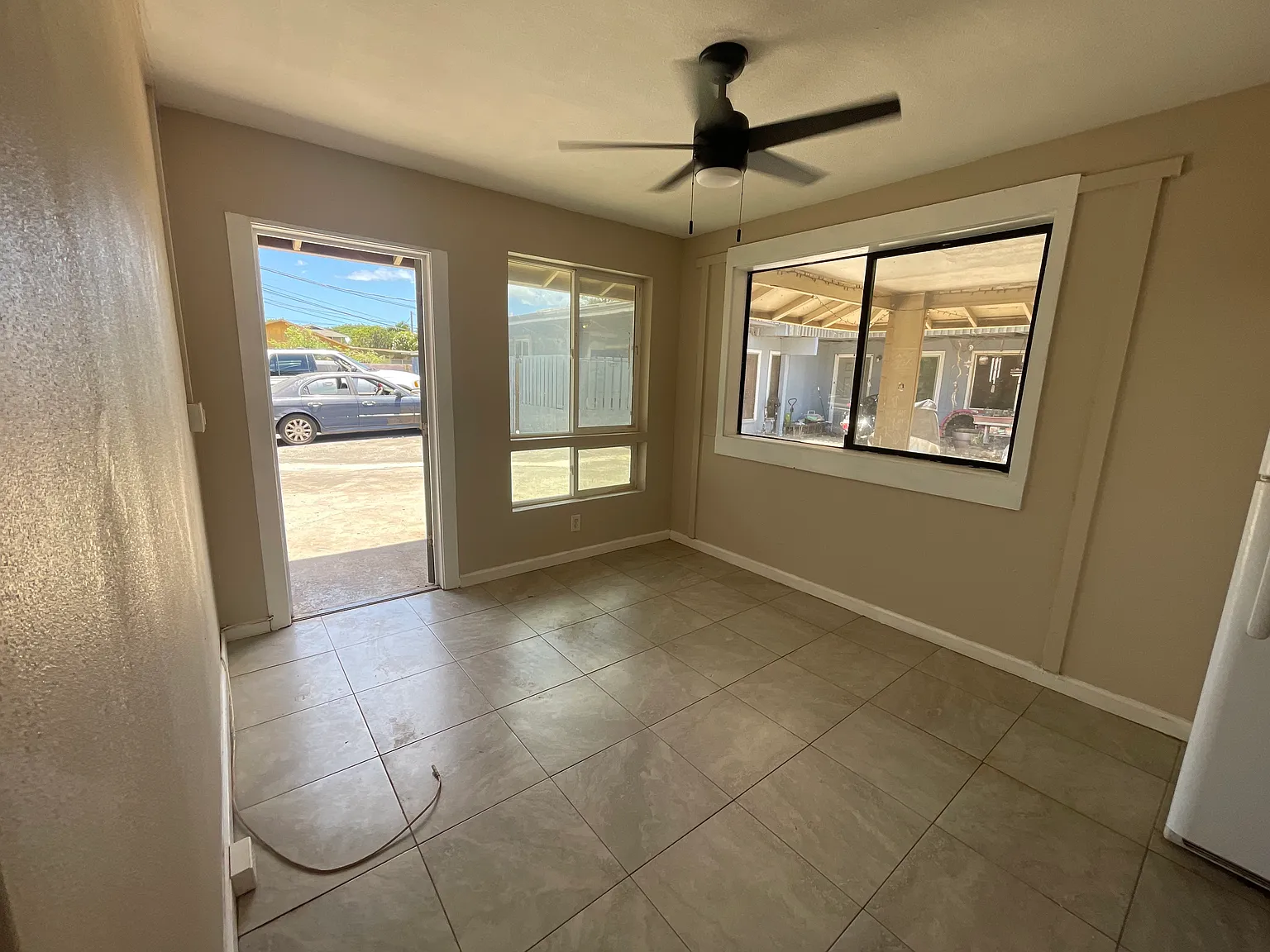 3 bed, 950 sqft, $3,500 — Photo 2