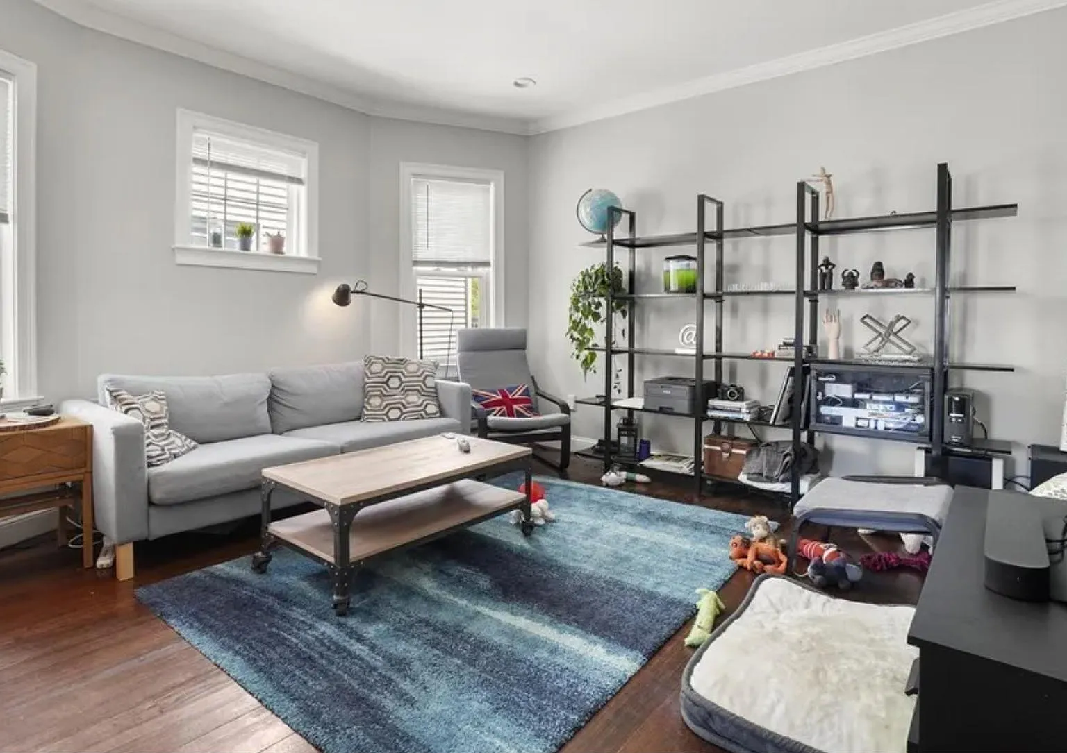 3 bed, 1.5 bath, 9999 sqft, $3,600 — Photo 3