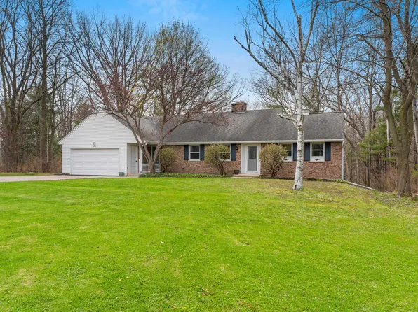 2760 Klondike Rd, Green Bay, WI 54311