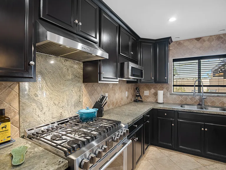 2032 E La Jolla Dr — Photo 15