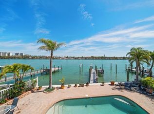8685 E Bay Dr, Treasure Island, FL 33706