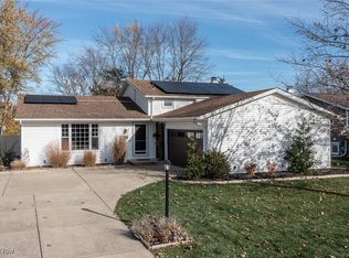 20304 White Bark Dr, Strongsville, OH
