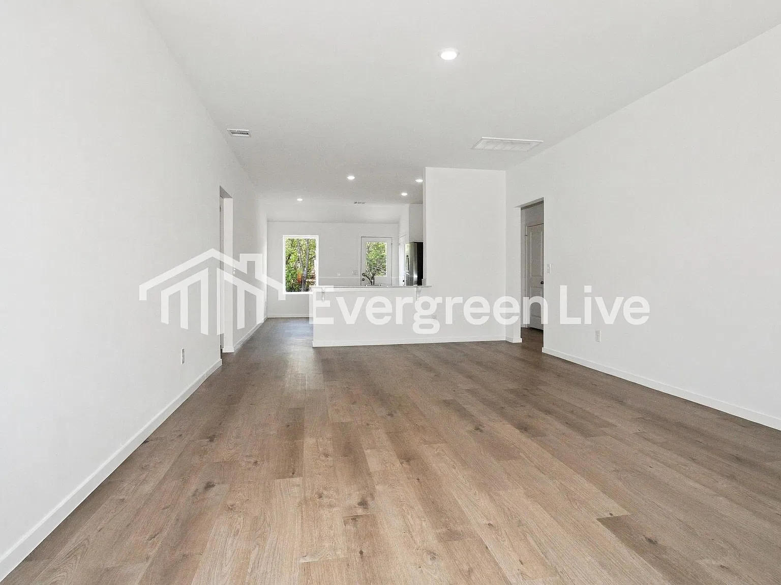 4 bed, 2.0 bath, 1470 sqft, $1,470 — Photo 4