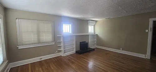 223 Vassar Dr SE Photo 1