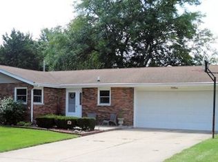 1250 Springdale Dr, Rochelle, IL 61068