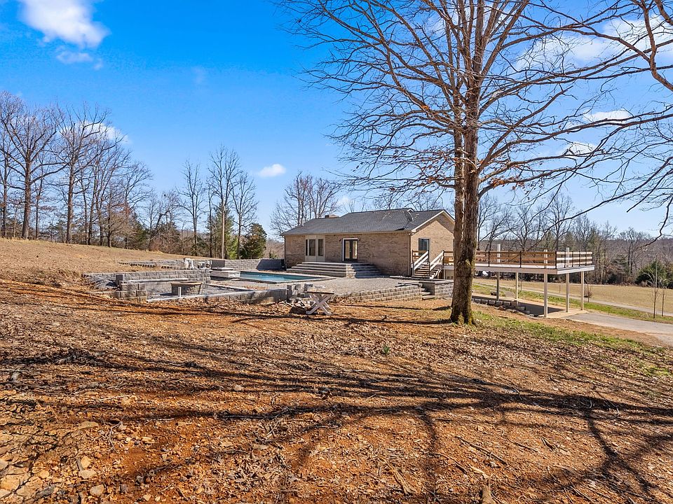 1st image of 928 Red Bird Ln