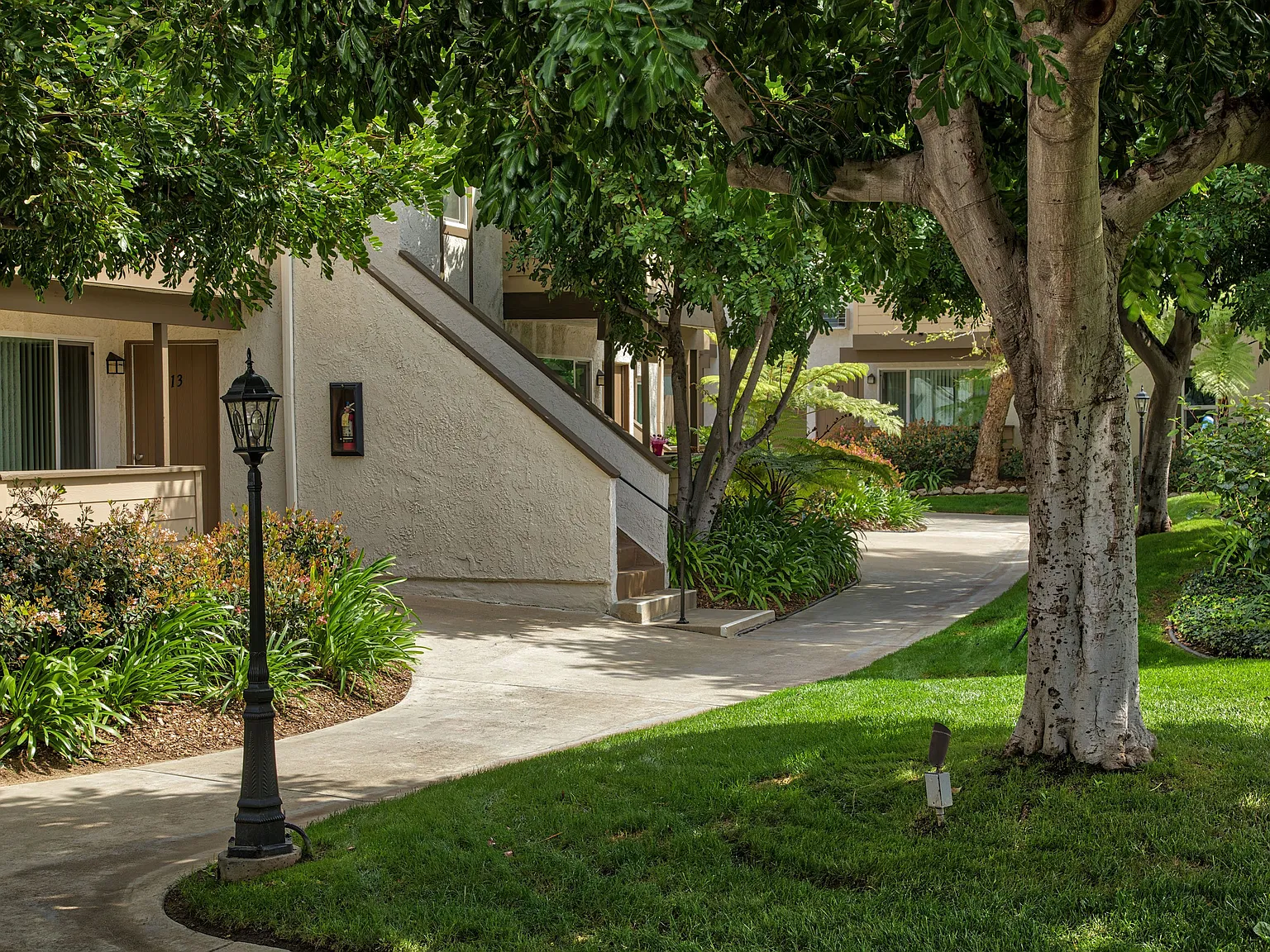 Briar Villa Apartments — Photo 3