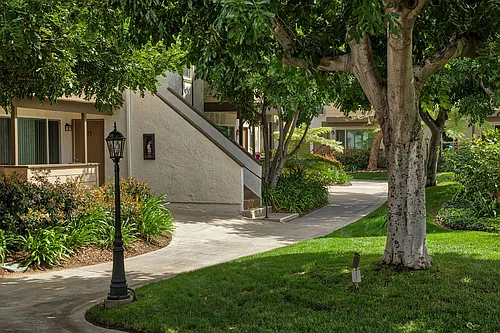 Briar Villa Apartments Photo 1