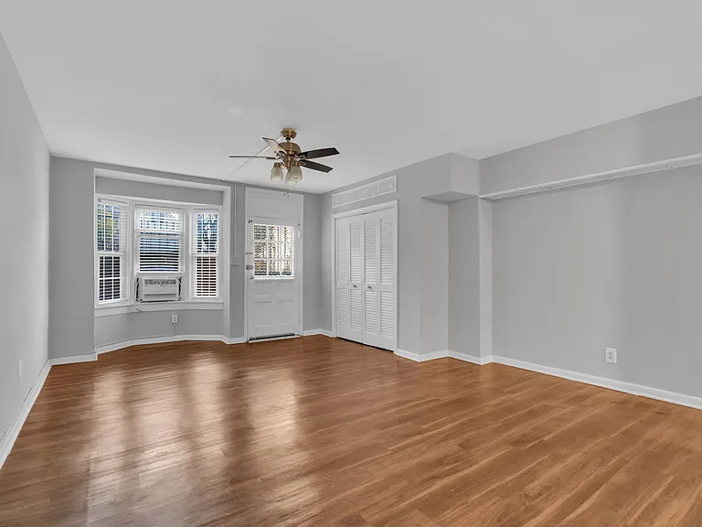 John Jay Apartments — Photo 18