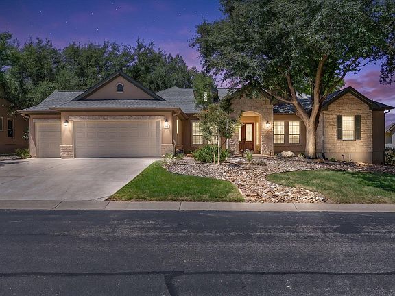2nd image of 105 Golf View Dr