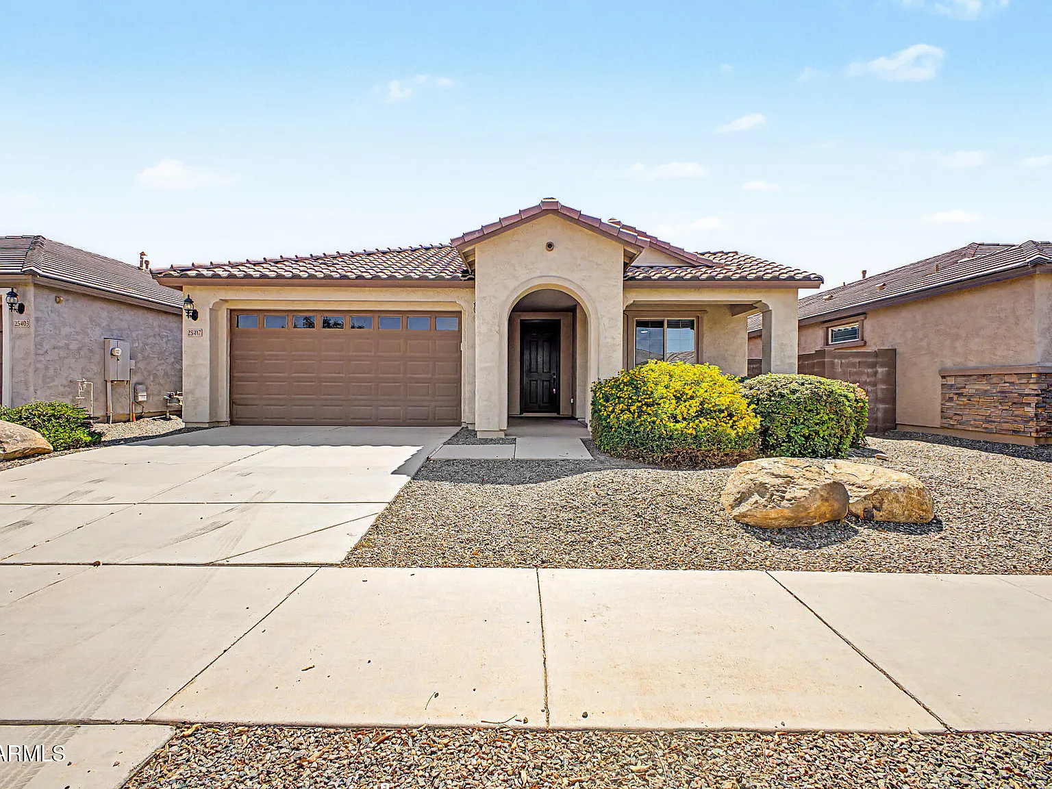 4 bed, 2.0 bath, 2184 sqft, $2,499 — Photo 1