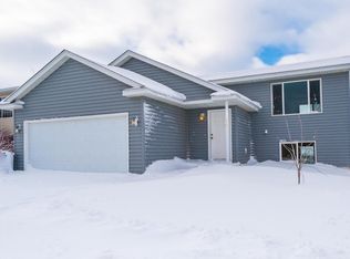 5281 King Arthur Dr NW, Rochester, MN 55901