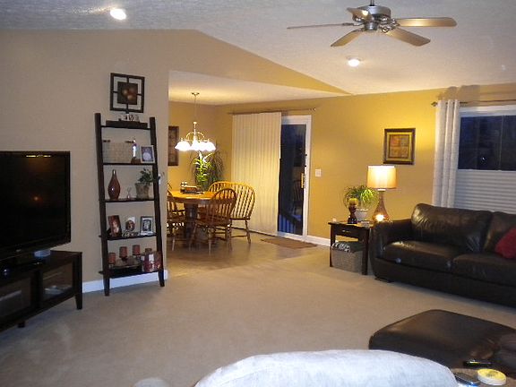 Greatroom open to dinning