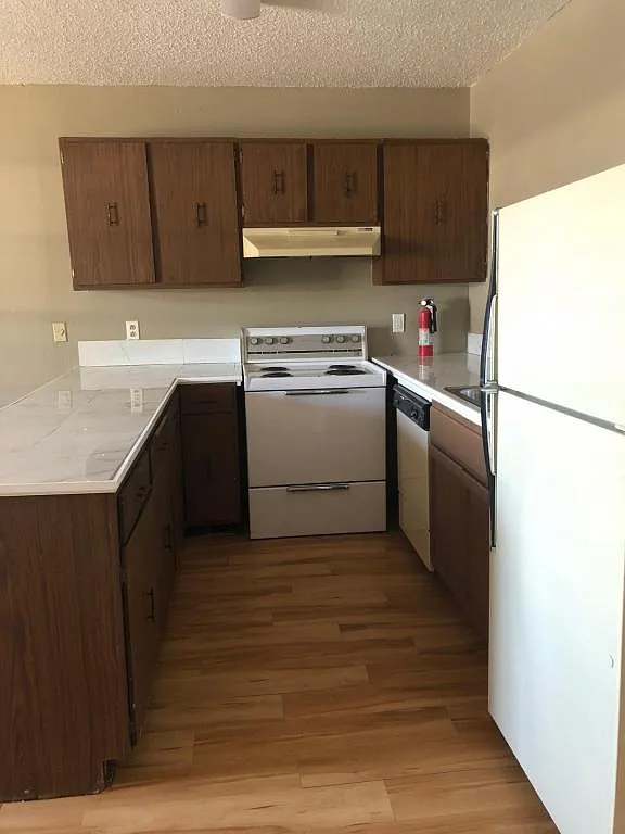 1413 Jim Taylor — Photo 4