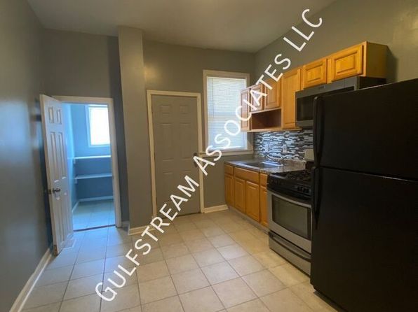1521 N Ellamont St, Baltimore, MD 21216
