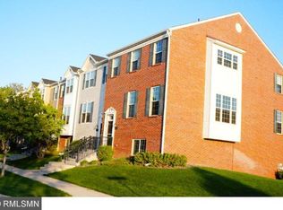8402 Grove Pl, Shakopee, MN 55379