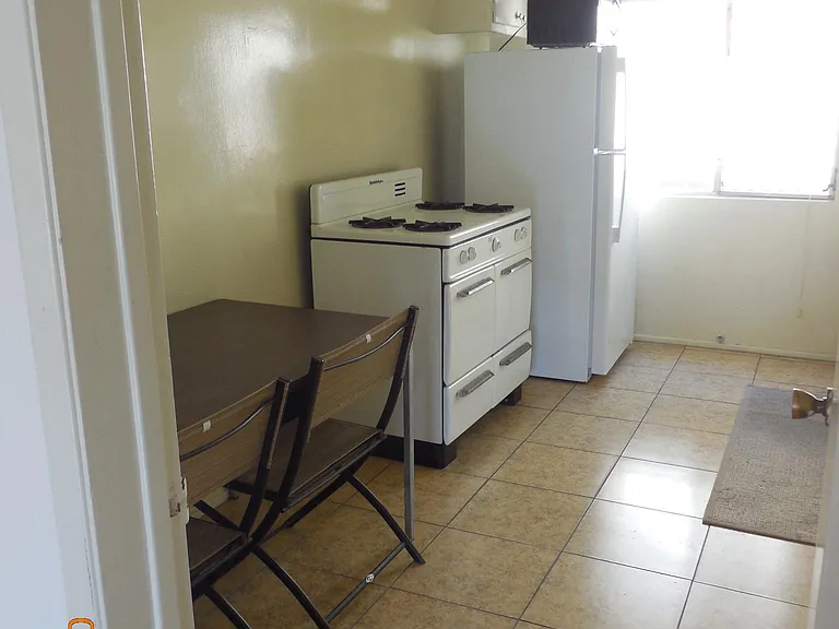 724 S Sycamore Ave #104 — Photo 5