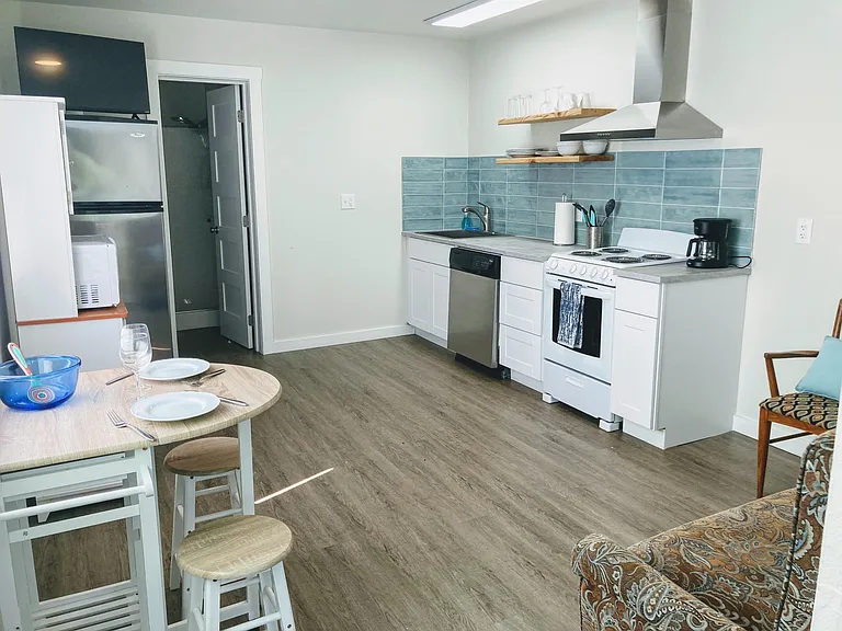 2400 Washington St #1 — Photo 11