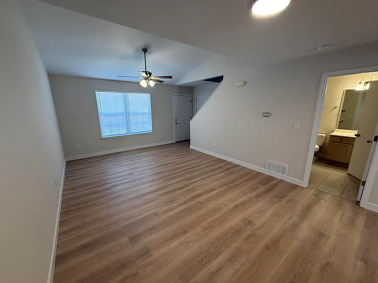 1512 Citadel Dr — Photo 4