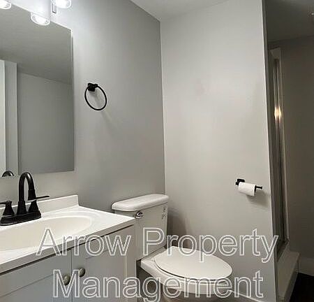 5th image of 877 N 26th St Unit 34