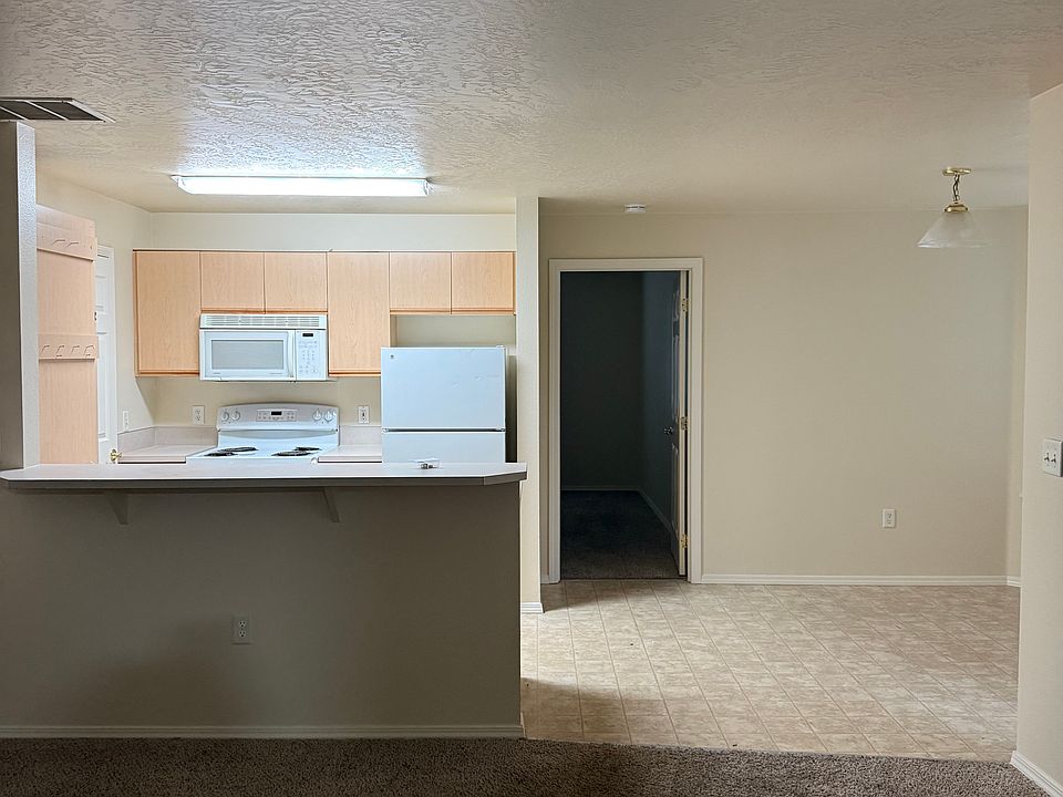 1st image of 6211 W Douglas Ln #102