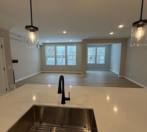 3rd image of 12842 Sawyer Ln