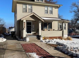 2415 Hanscom Blvd, Omaha, NE 68105