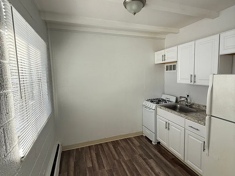 Brookside Apartments — Photo 2