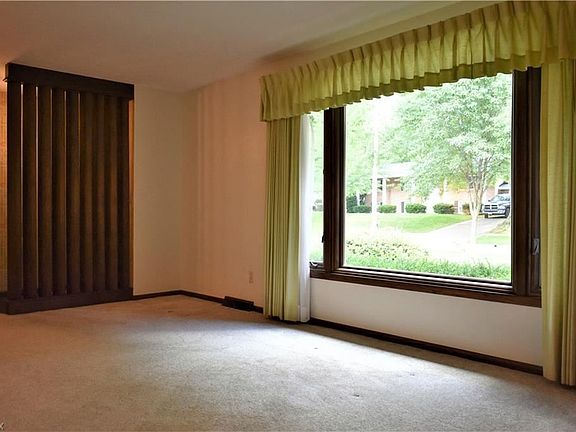 5th image of 2612 Tanglewood Dr