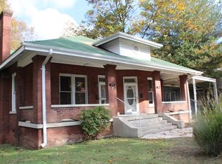 312 Jackson St, Paris, TN 38242