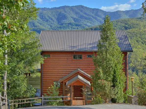 4310 Firefly View Way, Gatlinburg, TN 37738