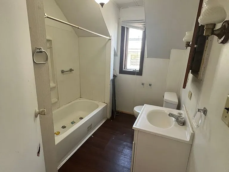 412 S Peach Ave — Photo 21