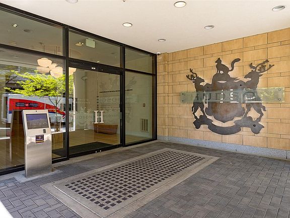 2nd image of 770 Fisgard St #339