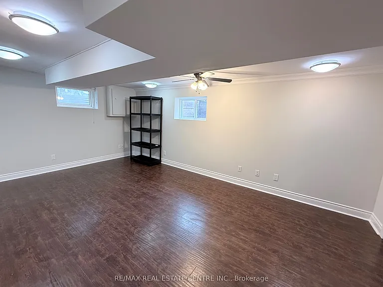 18 Mackenzie Dr #BASEMENT — Photo 9
