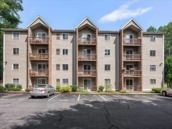 44 Maria Ave APT 105, Southbridge, MA 01550