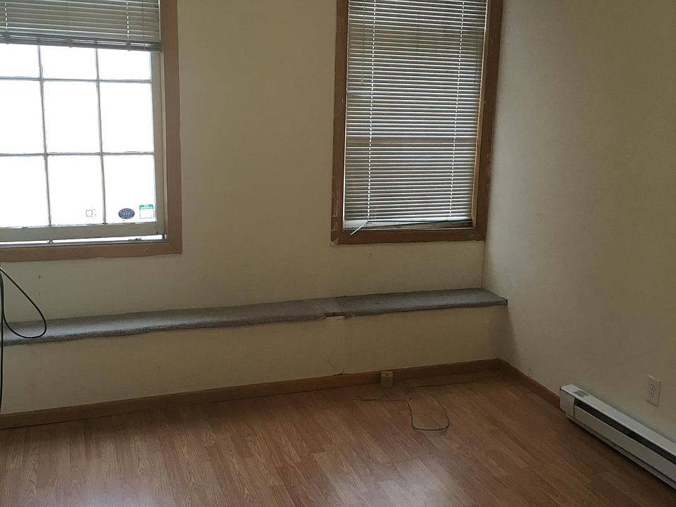 1st image of 10 Locust Ave Ste C