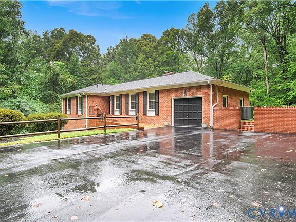 2nd image of 202 Princess Ln