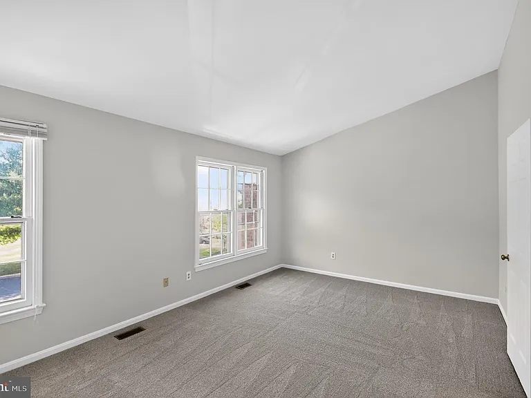 4277 Fox Lake Dr — Photo 1