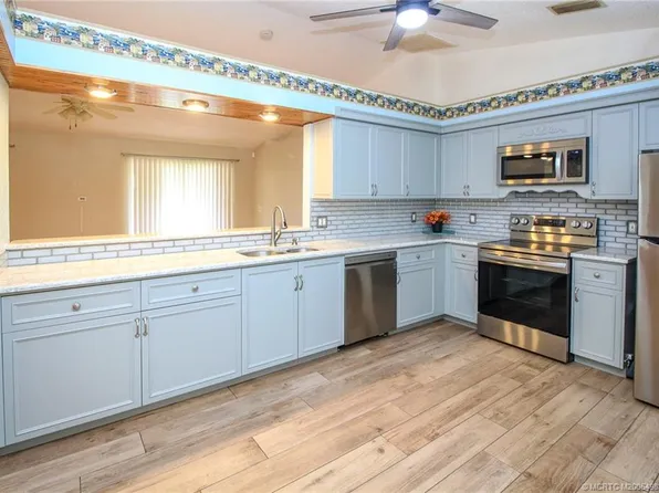 2274 SE Longhorn Ave, Port Saint Lucie, FL 34952