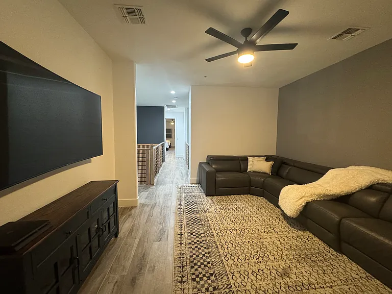 2925 N Sericin #105 — Photo 8